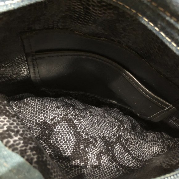 Denim Blue/Tan Trimmed Lightweight Back Pack with Double Compartments. - Picture 15 of 16